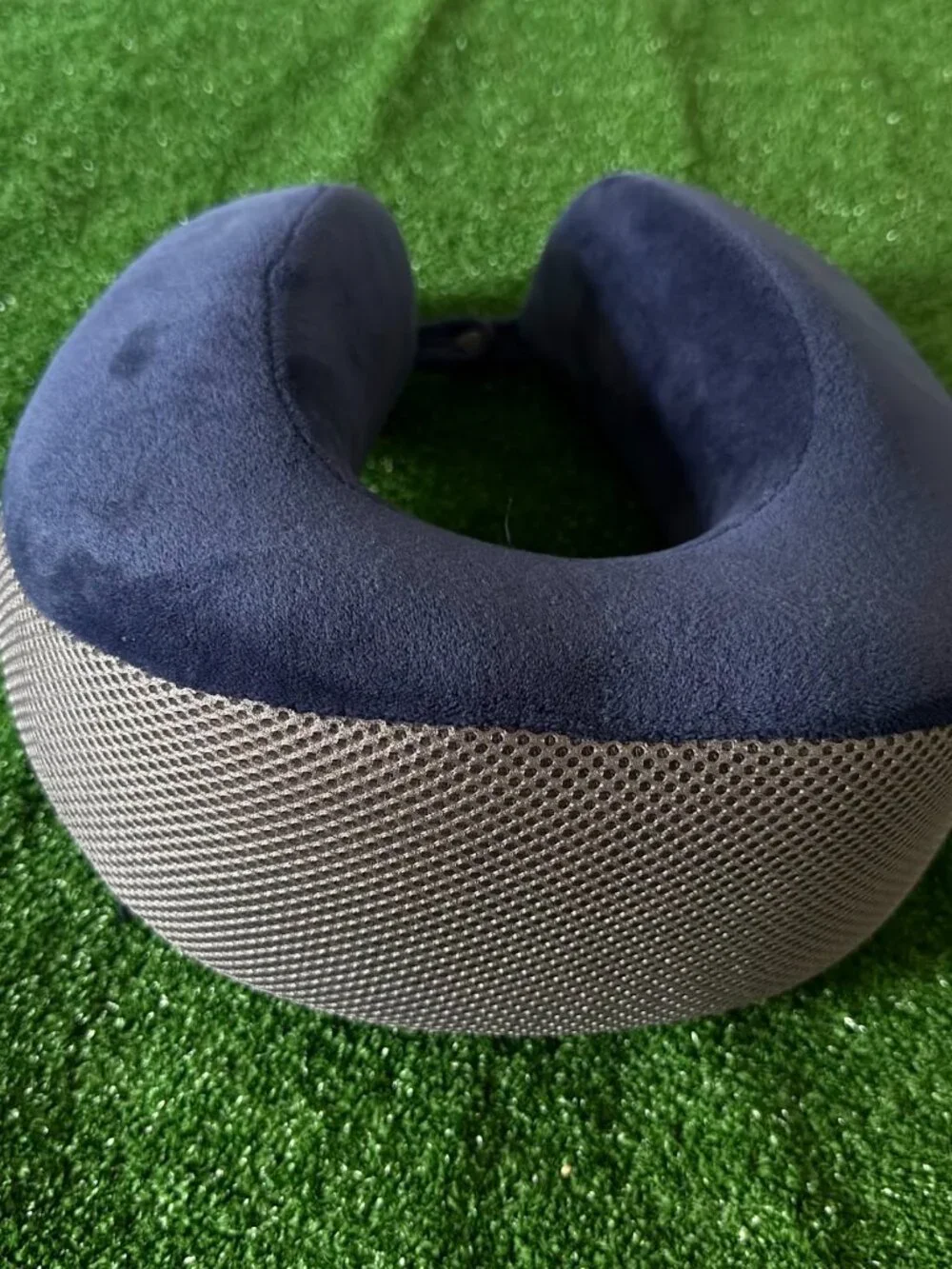 High Sierra HS1214 Travel Neck Pillow 100% Memory Foam Plush Cover Navy Gray